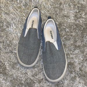 Boys Old Navy slip on shoes